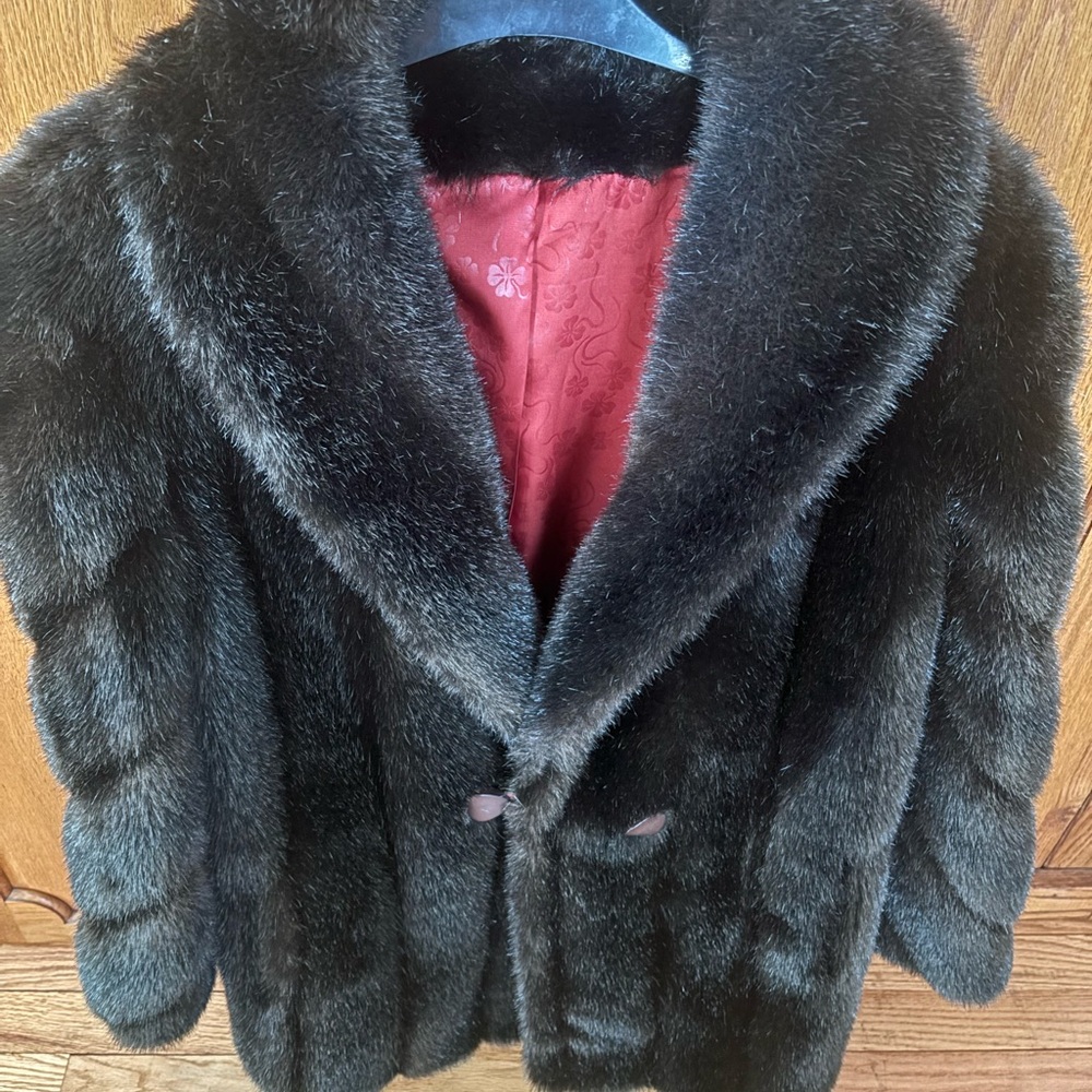 Luxurious VTG faux Dark Fur Coat with shawl collar and balloon sleeves